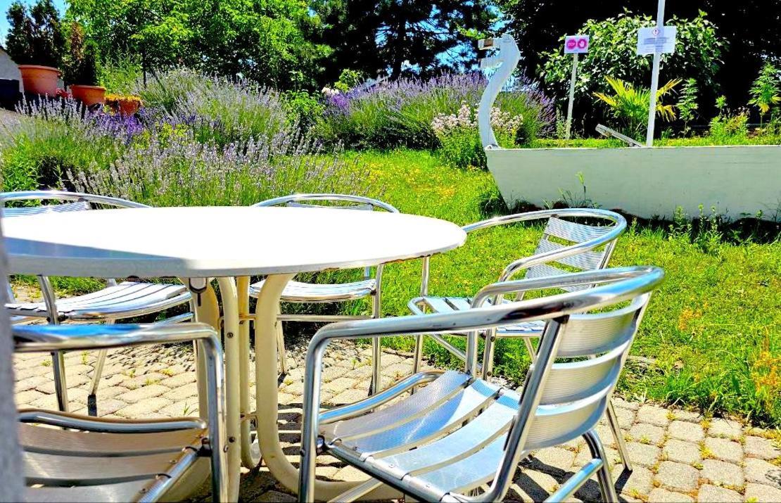 Dreamly Suites Oslip Exteriör bild